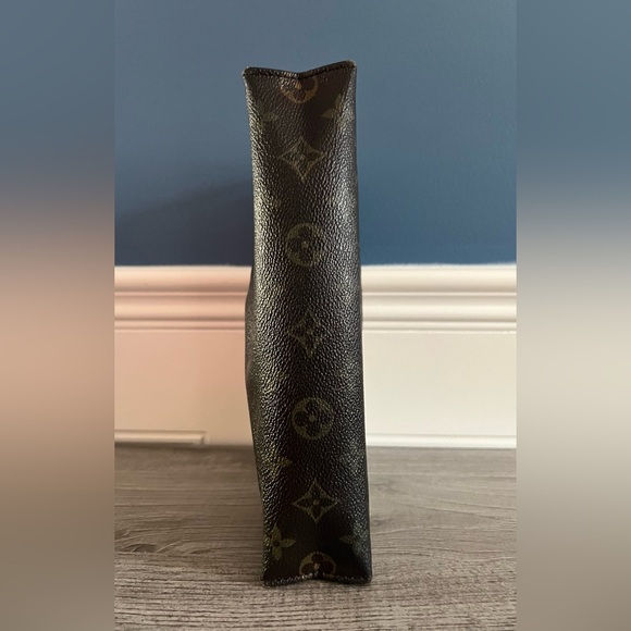 ❌ SOLD ❌ Louis Vuitton Monogram Toiletry Pouch 26/Cosmetic Bag/Clutch - Picture 4 of 14